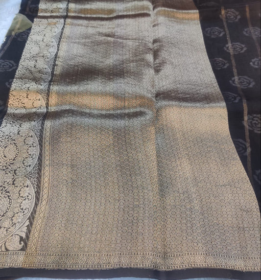 Banarasi Kora Organza Kadua Interlock Weaving Designer Saree – Elegant Floral Zari Border