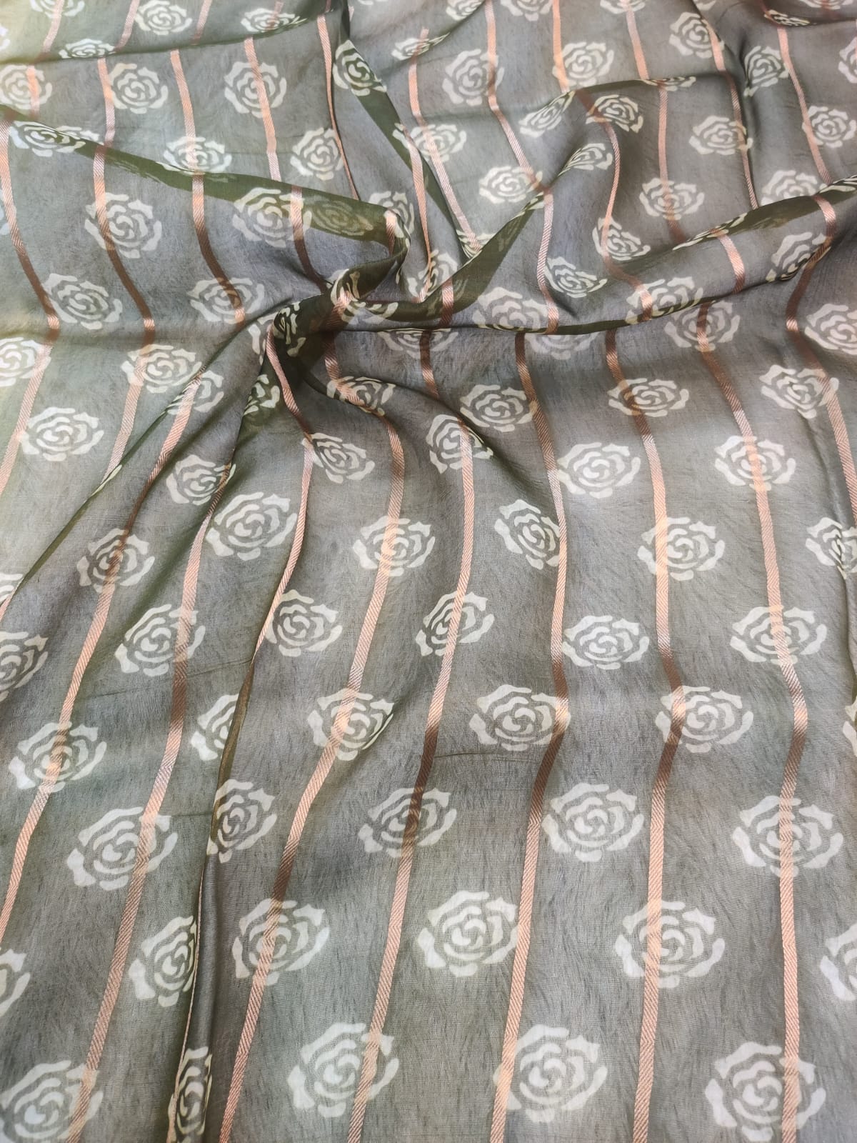 Banarasi Kora Organza Kadua Interlock Weaving Designer Saree – Olive Green Floral Zari Border