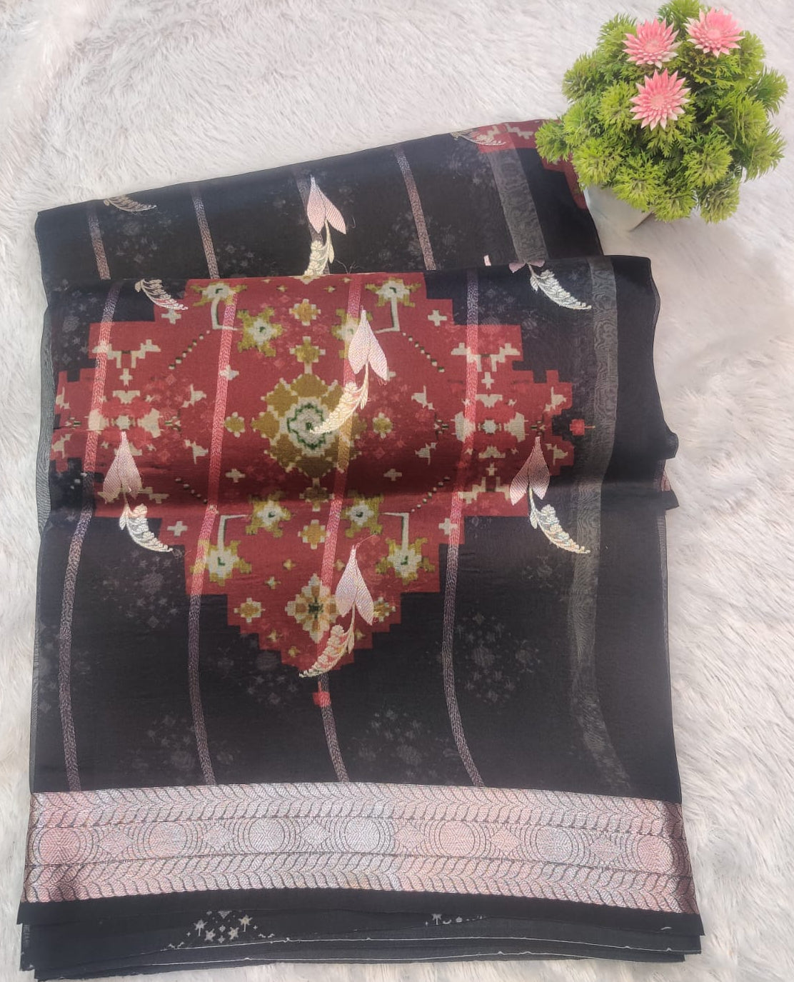 Banarasi Kora Organza Kadua Interlock Weaving Designer Saree – Black & Multicolor Floral Motif