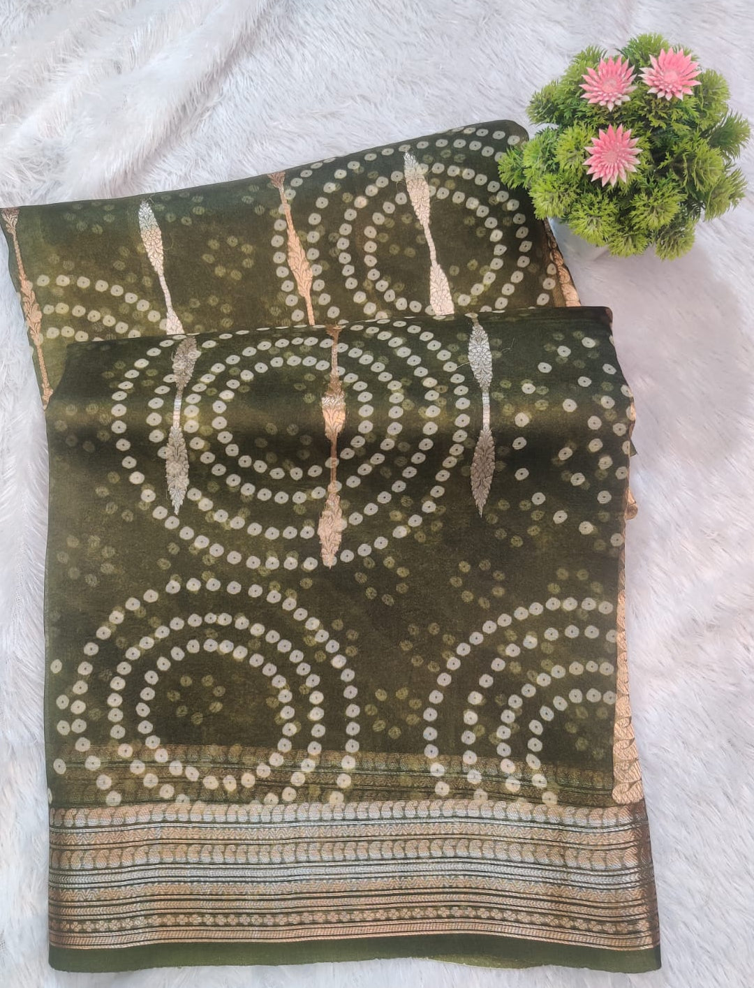 Banarasi Kora Organza Kadua Interlock Weaving Designer Saree – Olive Green Circular Motif