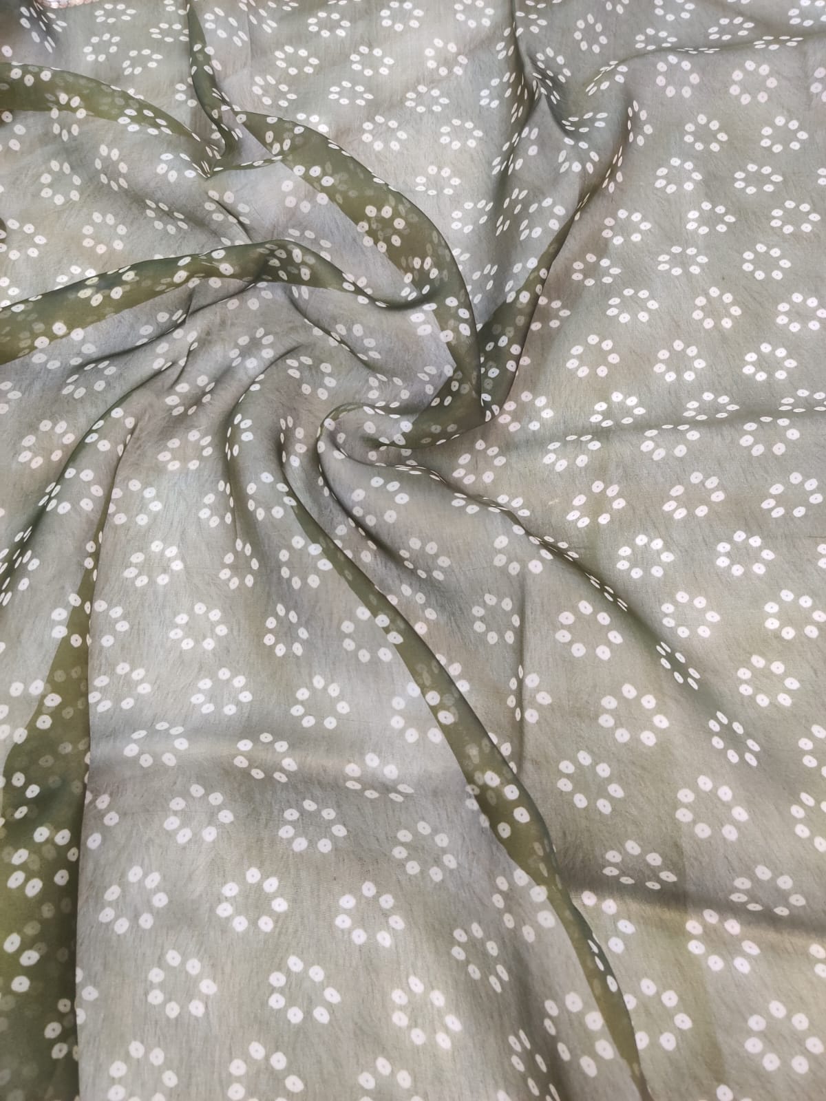 Banarasi Kora Organza Kadua Interlock Weaving Designer Saree – Olive Green Circular Motif