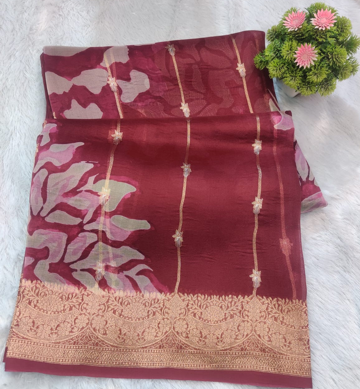 Banarasi Kora Organza Kadua Interlock Weaving Designer Saree – Wine Floral Elegance