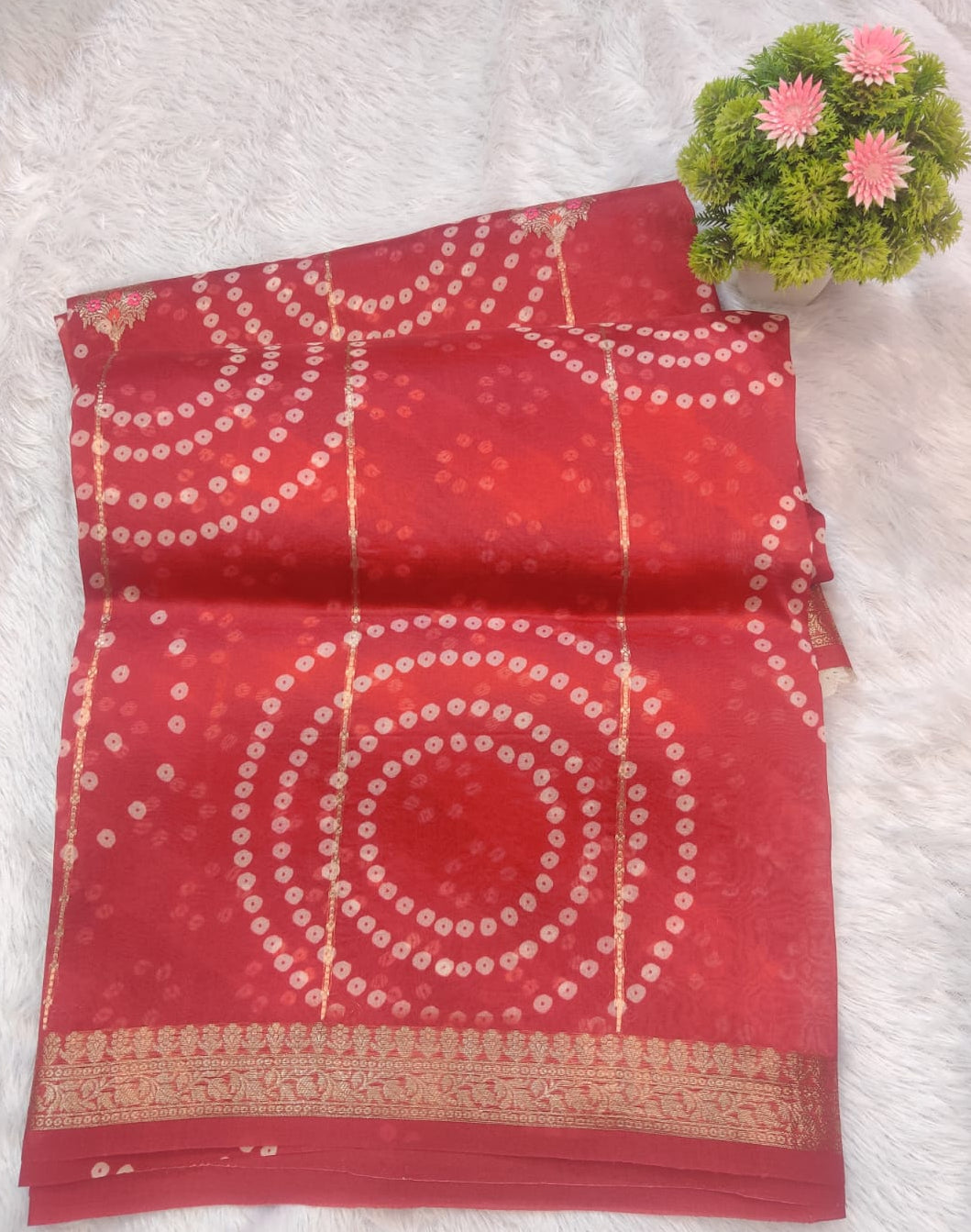 Banarasi Kora Organza Kadua Interlock Weaving Designer Saree – Red Circular Buti