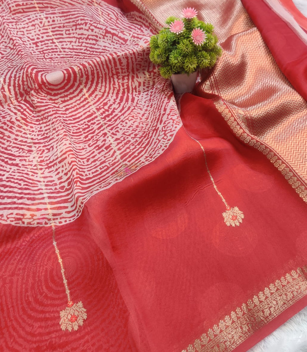 Banarasi Kora Organza Kadua Interlock Weaving Designer Saree – Coral Red Fingerprint Motif