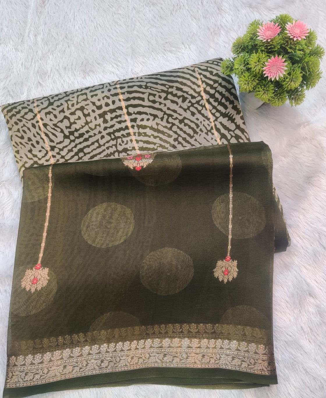 Banarasi Kora Organza Kadua Interlock Weaving Designer Saree – Olive Green