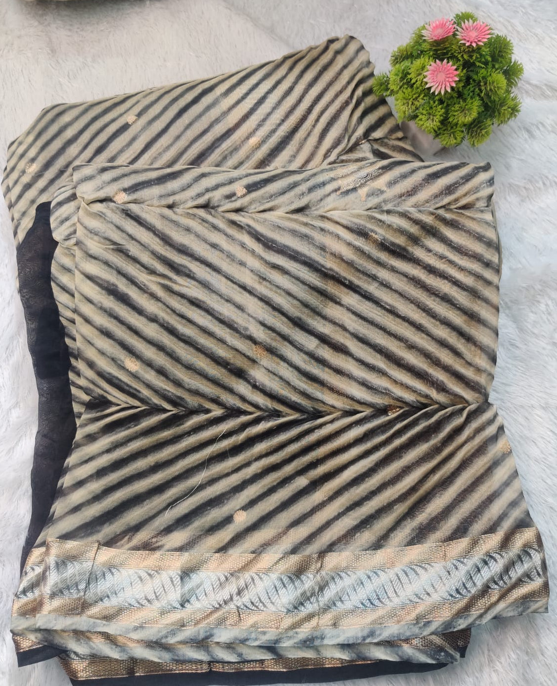 Banarasi Kora Organza Arashi Dyeing Kadua Interlock Weaving Designer Saree