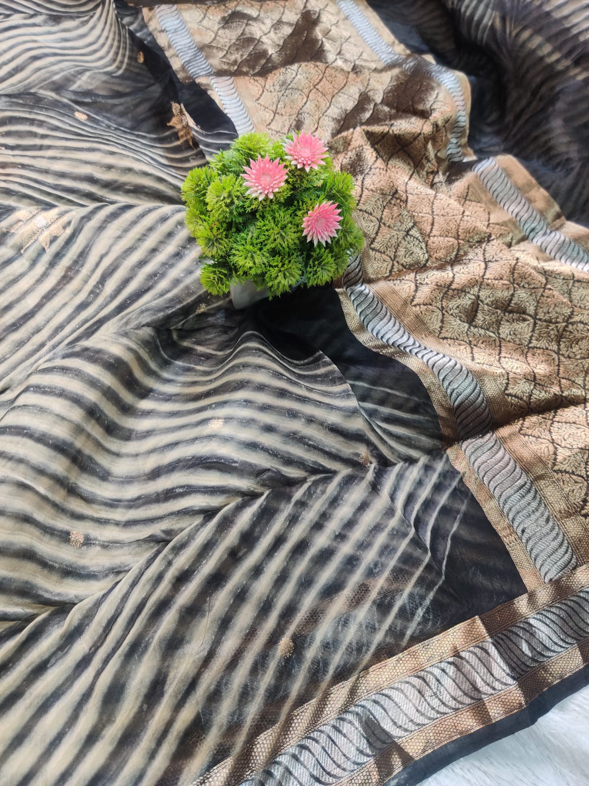 Banarasi Kora Organza Arashi Dyeing Kadua Interlock Weaving Designer Saree
