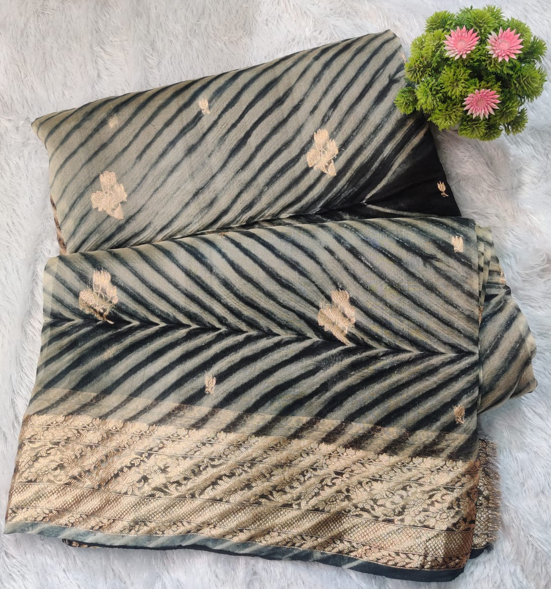 Banarasi Kora Organza Arashi Dyeing Kadua Interlock Weaving Designer Saree