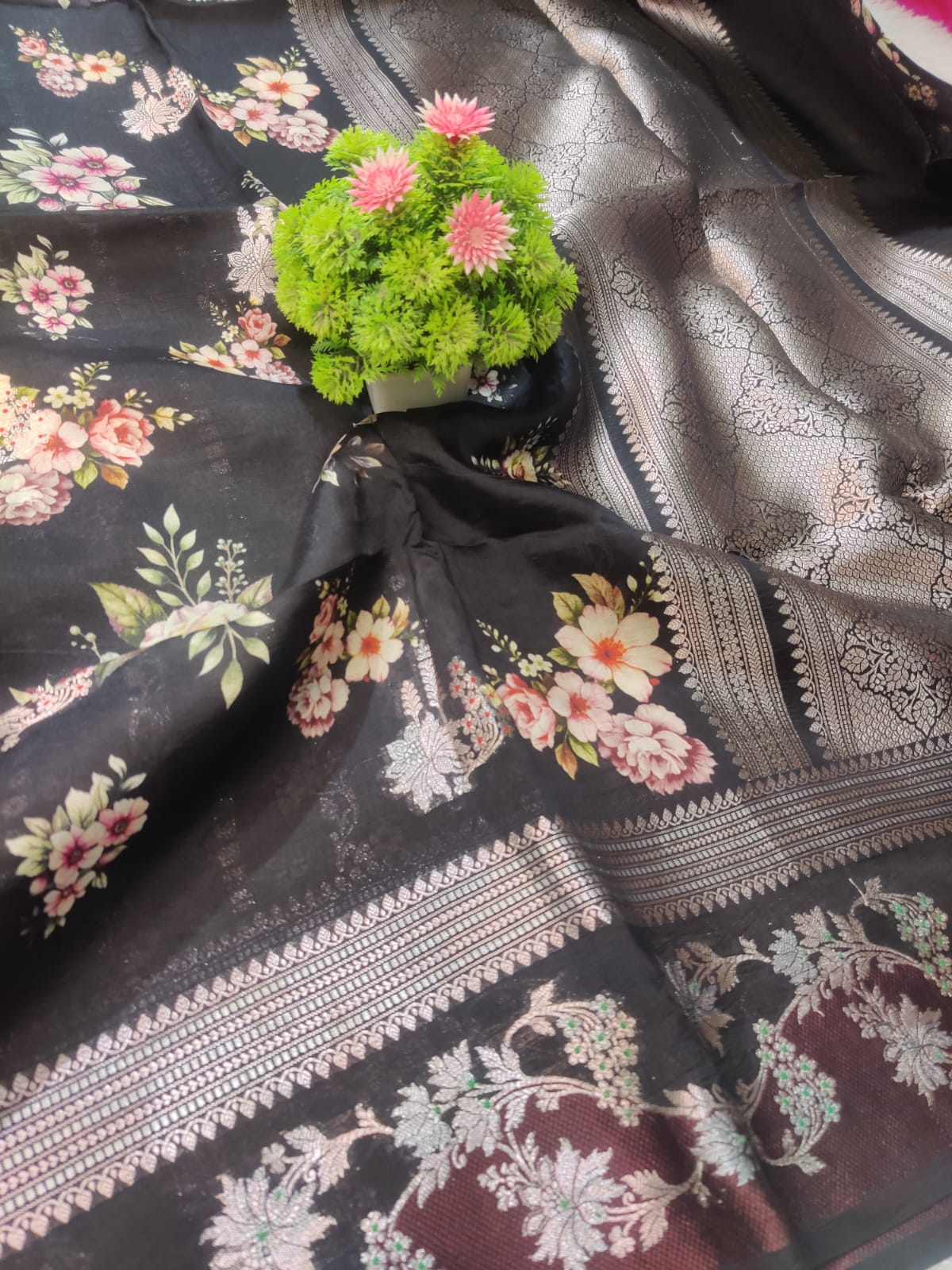 Banarasi 100% Pure Raw Mango Digital Floral Saree – Elegant Black Edition