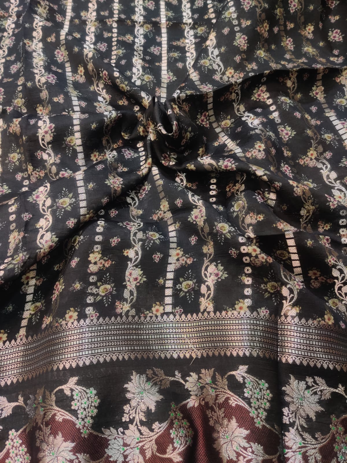 Banarasi 100% Pure Raw Mango Digital Floral Saree – Elegant Black Edition