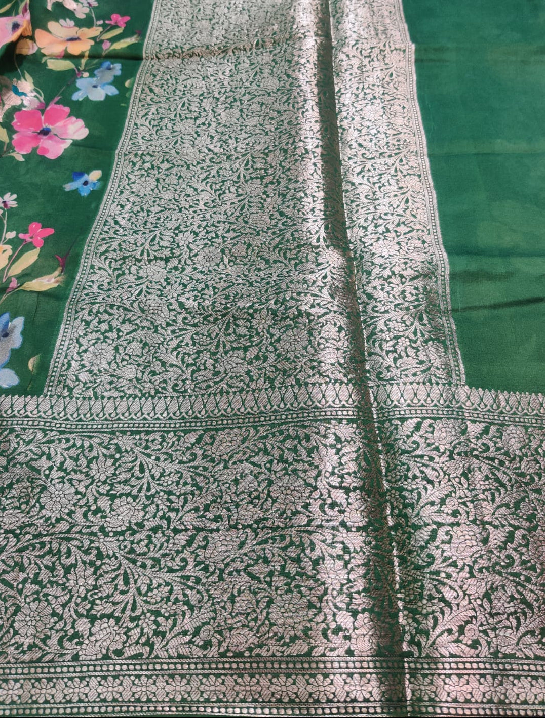 Banarasi 100% Pure Raw Mango Digital Floral Saree – Royal Green Edition