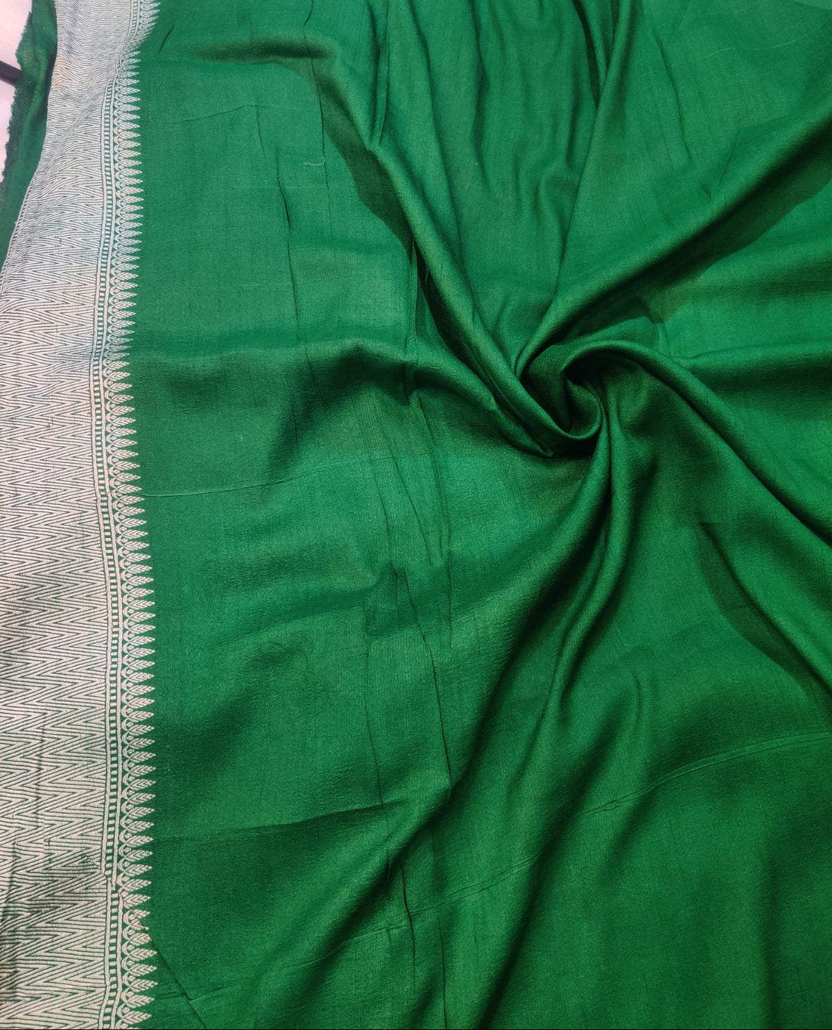Banarasi Khaddi Tussar Silk Saree with Floral Meena Weave – Emerald Green