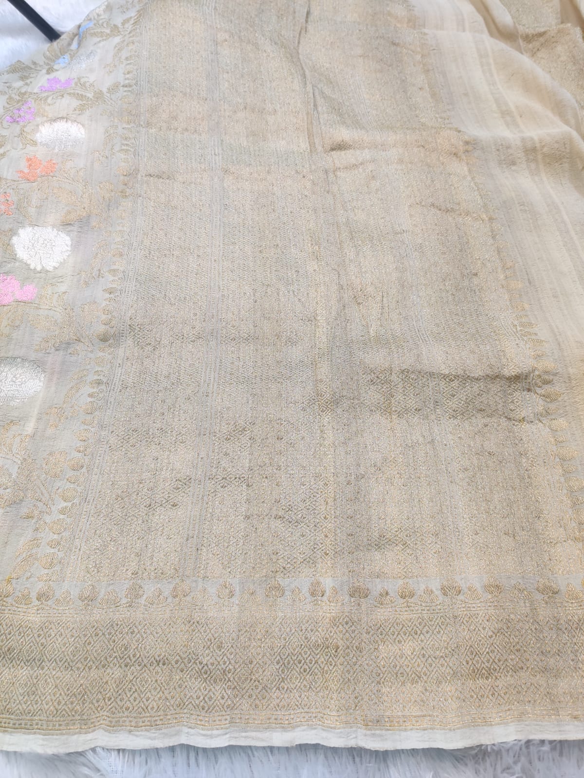 Banarasi Khaddi Tussar Silk Saree – Pastel Floral Jangla with Rich Zari Border