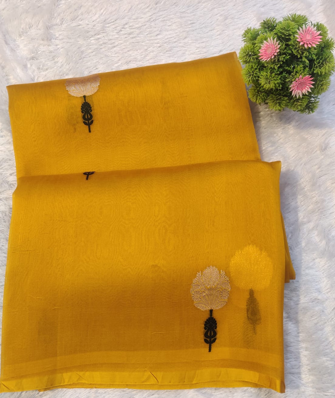 Banarasi 100% Pure Kora Organza Handwoven Tree Buti Saree