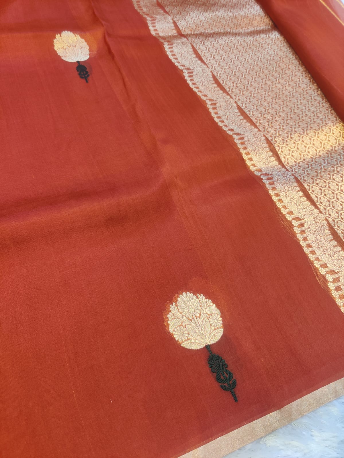 Banarasi 100% Pure Kora Organza Handwoven Tree Buti Saree Colour