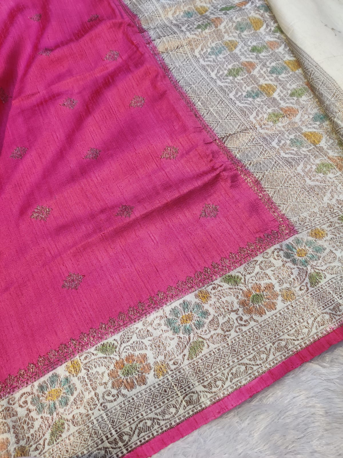 Banarasi 100% Pure Raw Silk Handloom Pink Floral Border Saree