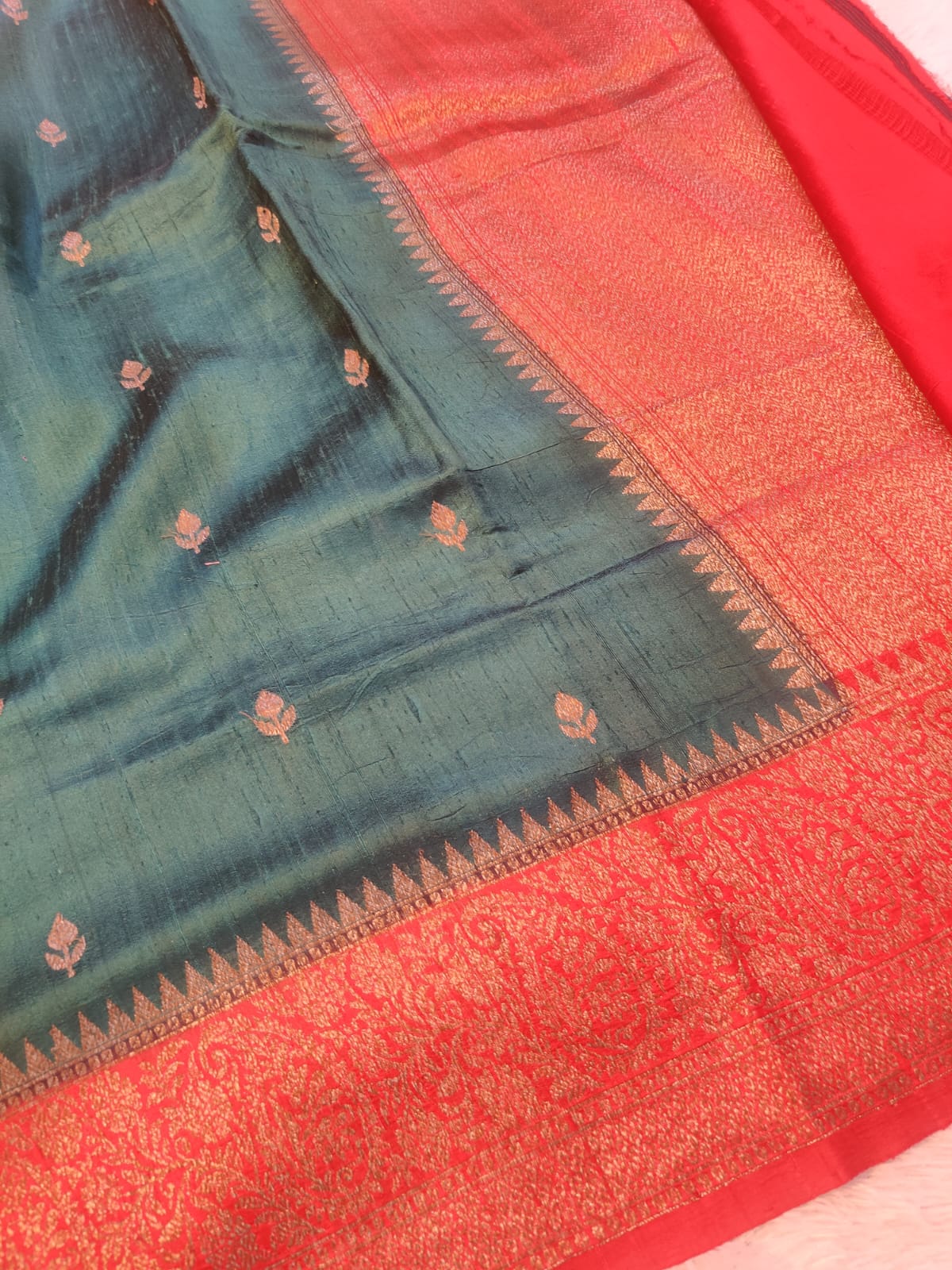 Banarasi 100% Pure Raw Silk Handloom Bottle Green Coral Zari Border Saree