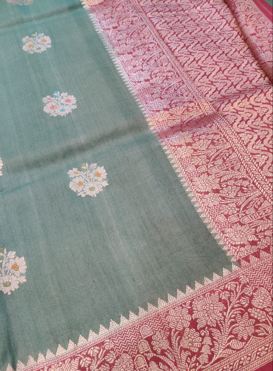 Banarasi Pure 100% Khaddi Tussar Georgette Handloom Kadua Sage Green Floral Buti Saree