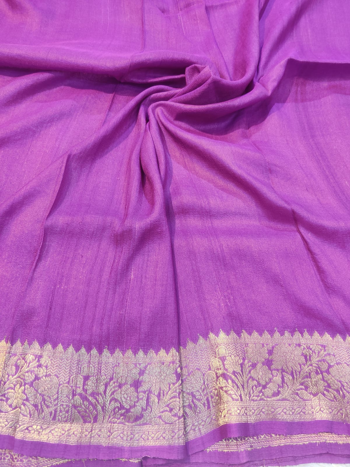 Banarasi Pure 100% Khaddi Tusser Georgette Handloom Kadua Saree – Royal Purple with Meena Buti & Floral Zari Border