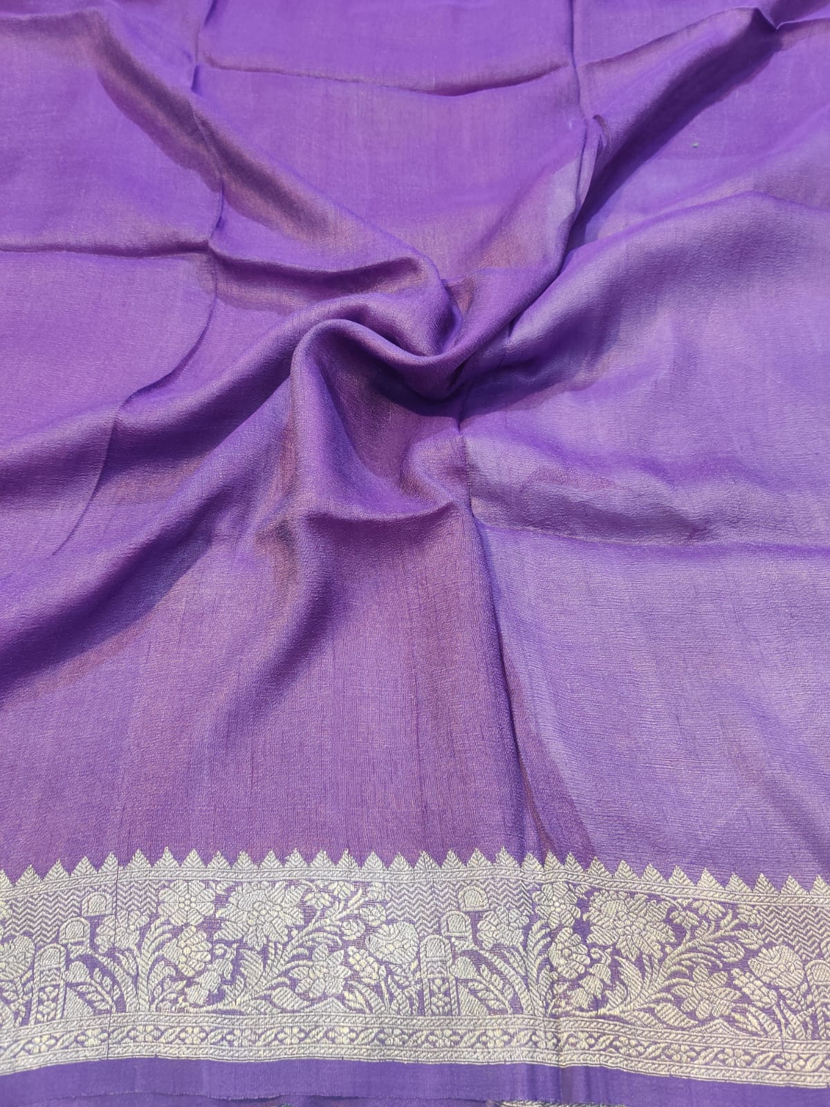 Banarasi Pure 100% Khaddi Tusser Georgette Handloom Kadua Saree – Rose Pink with Purple Zari Floral Border