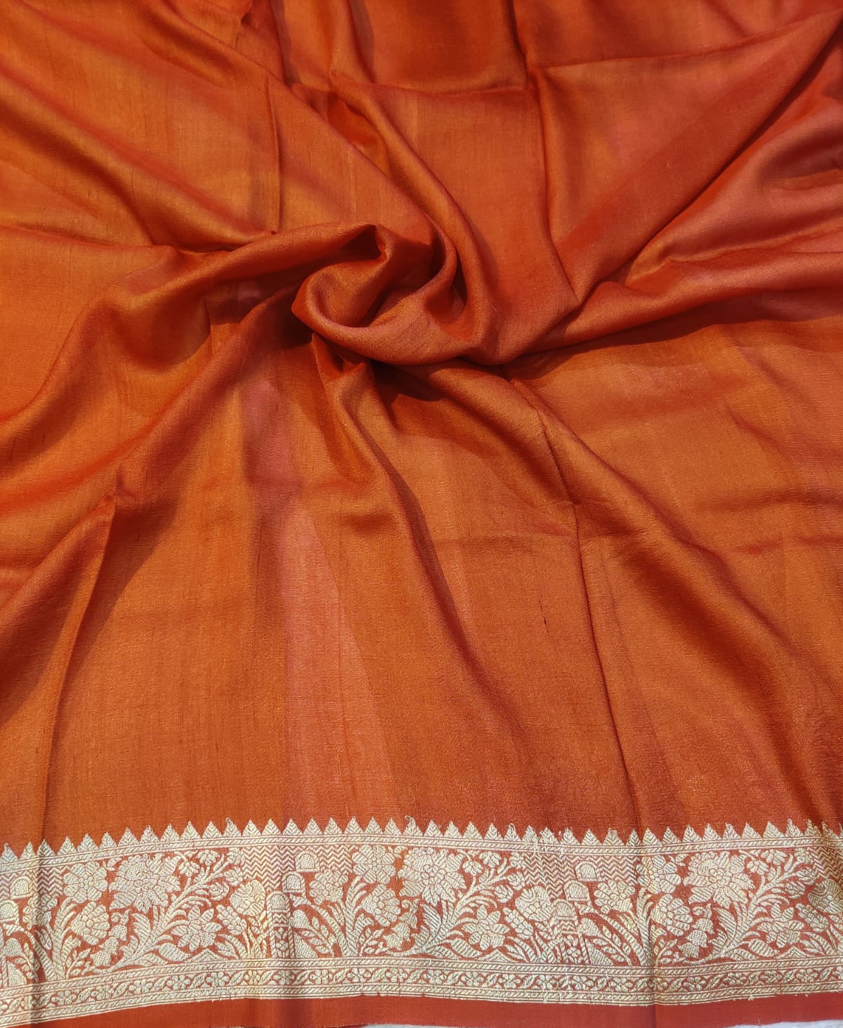 Banarasi Pure 100% Khaddi Tussar Georgette Handloom Kadua Saree – Golden Yellow Floral Buti with Antique Zari Border