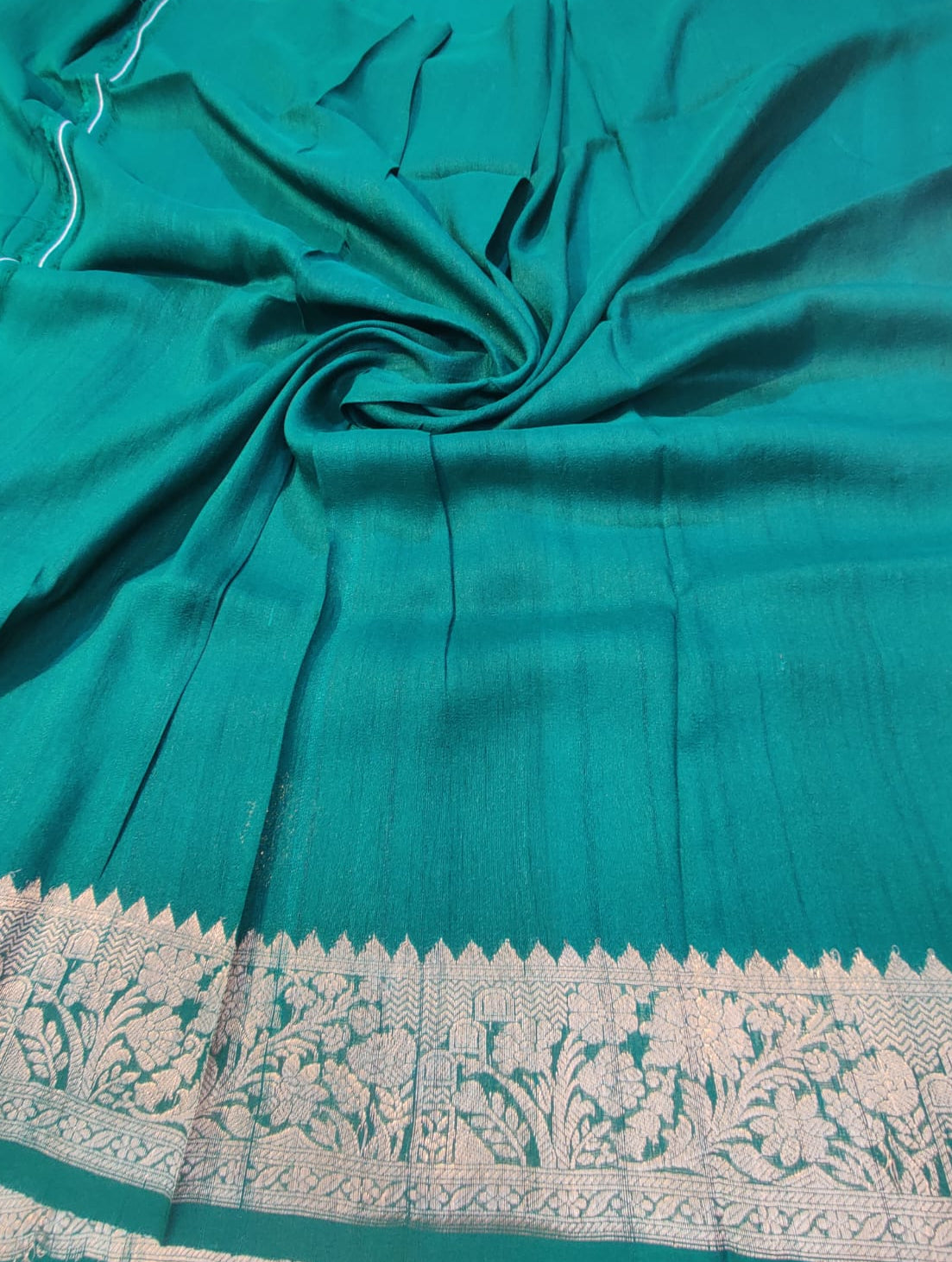 Banarasi Pure 100% Khaddi Tusser Georgette Handloom Kadua Saree – Emerald Green Floral Jaal