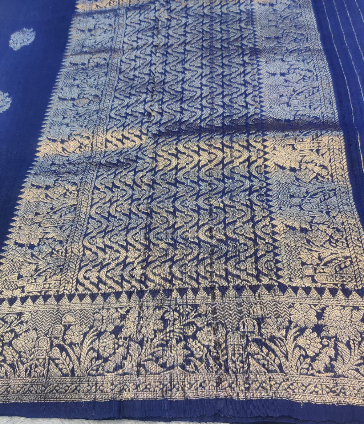 Banarasi Pure 100% Khaddi Tusser Georgette Handloom Kadua Saree – Royal Navy Blue Floral Buti