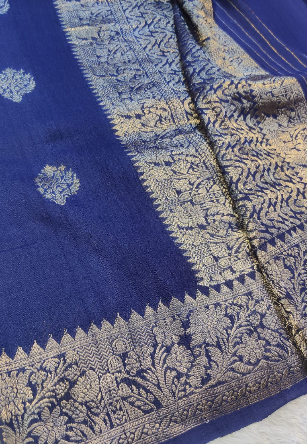 Banarasi Pure 100% Khaddi Tusser Georgette Handloom Kadua Saree – Royal Navy Blue Floral Buti