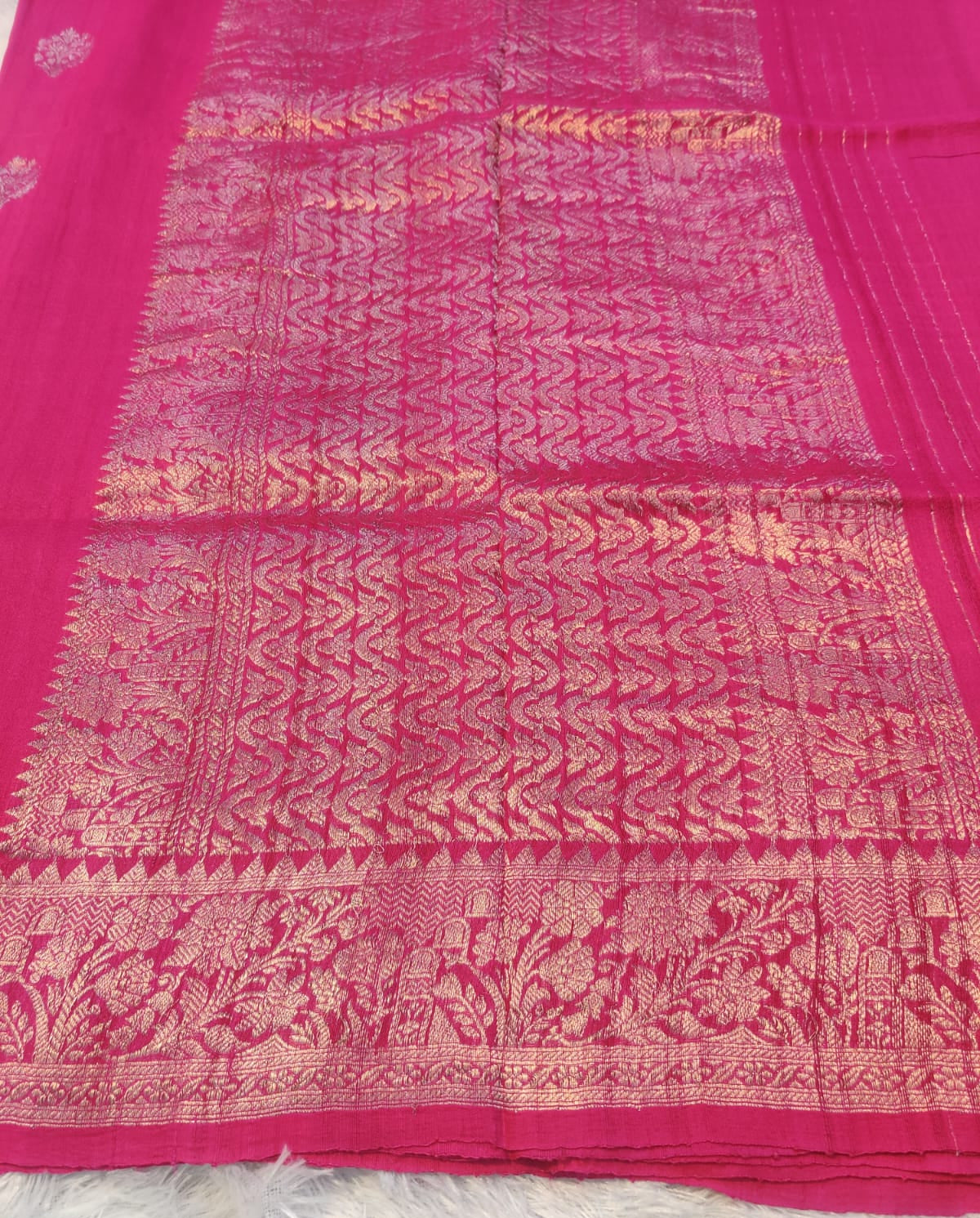Banarasi Pure 100% Khaddi Tusser Georgette Handloom Kadua Saree – Rani Pink Floral Zari