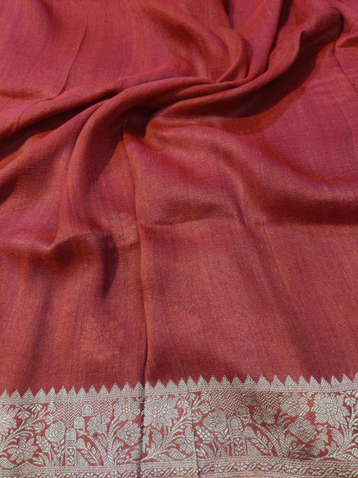Banarasi Royal Purple Pure Khaddi Tusser Georgette Handloom Kadua Saree with Multicolour Buti & Maroon Zari Border