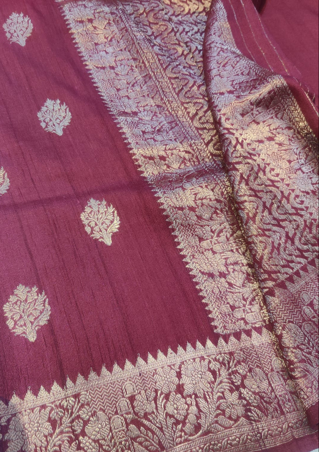 Banarasi Pure Khaddi Tussar Georgette Handloom Kadua Saree – Wine Maroon with Antique Zari Floral Border
