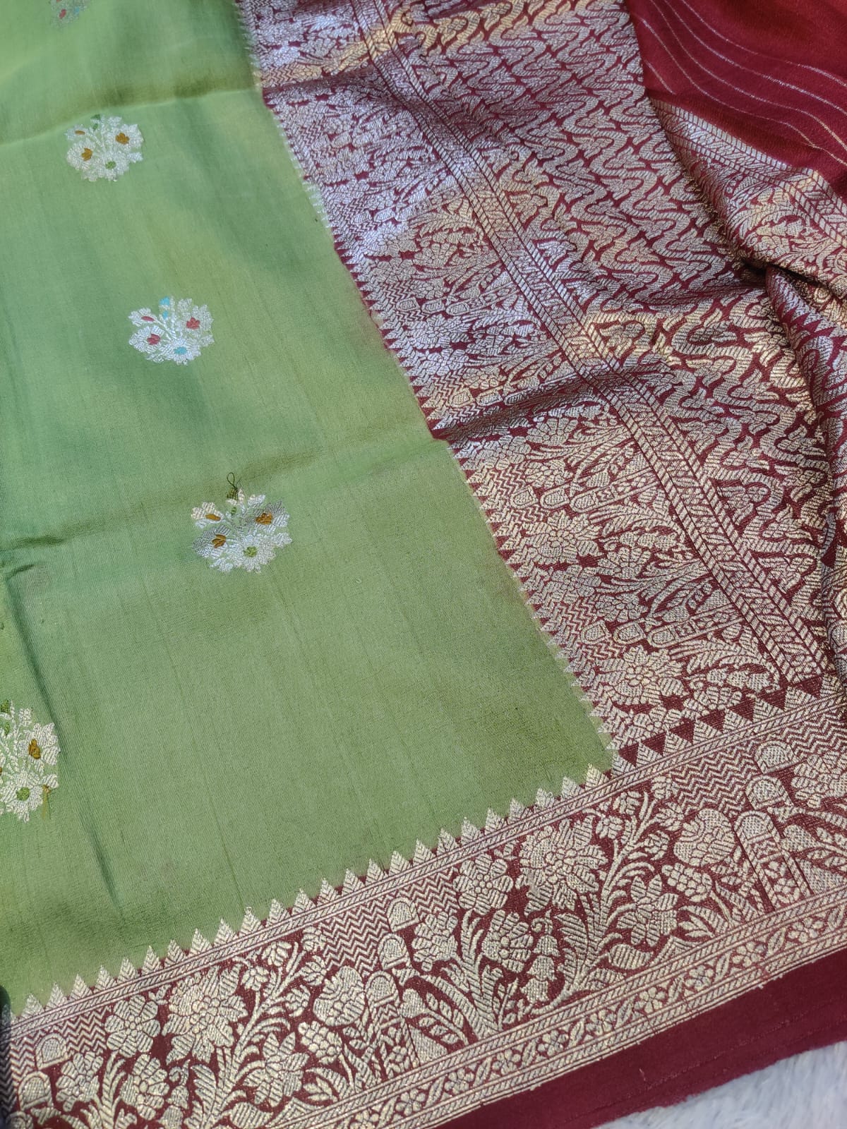 Banarasi Pure Khaddi Tussar Georgette Handloom Kadua Saree – Pistachio Green with Multicolour Floral Buta & Antique Zari Border