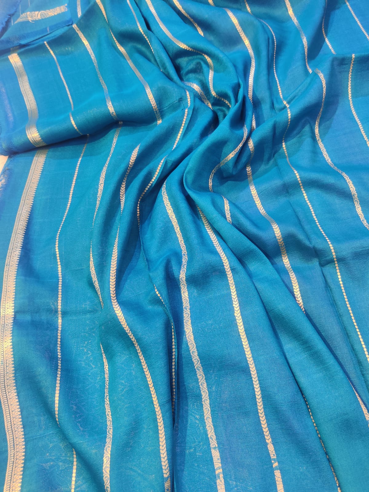 Handloom Pure Khaddi Tussar Georgette Banarasi Kadwa Saree in Coral Pink and Royal Blue