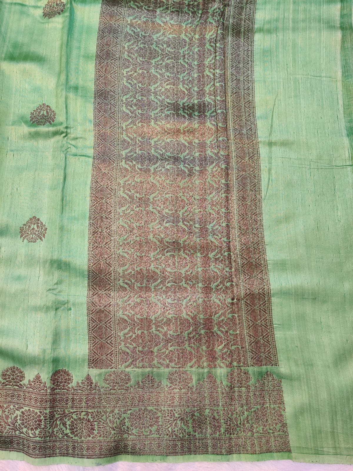 Banarasi 100% Pure Raw Silk Handloom Green Floral Jaal Saree