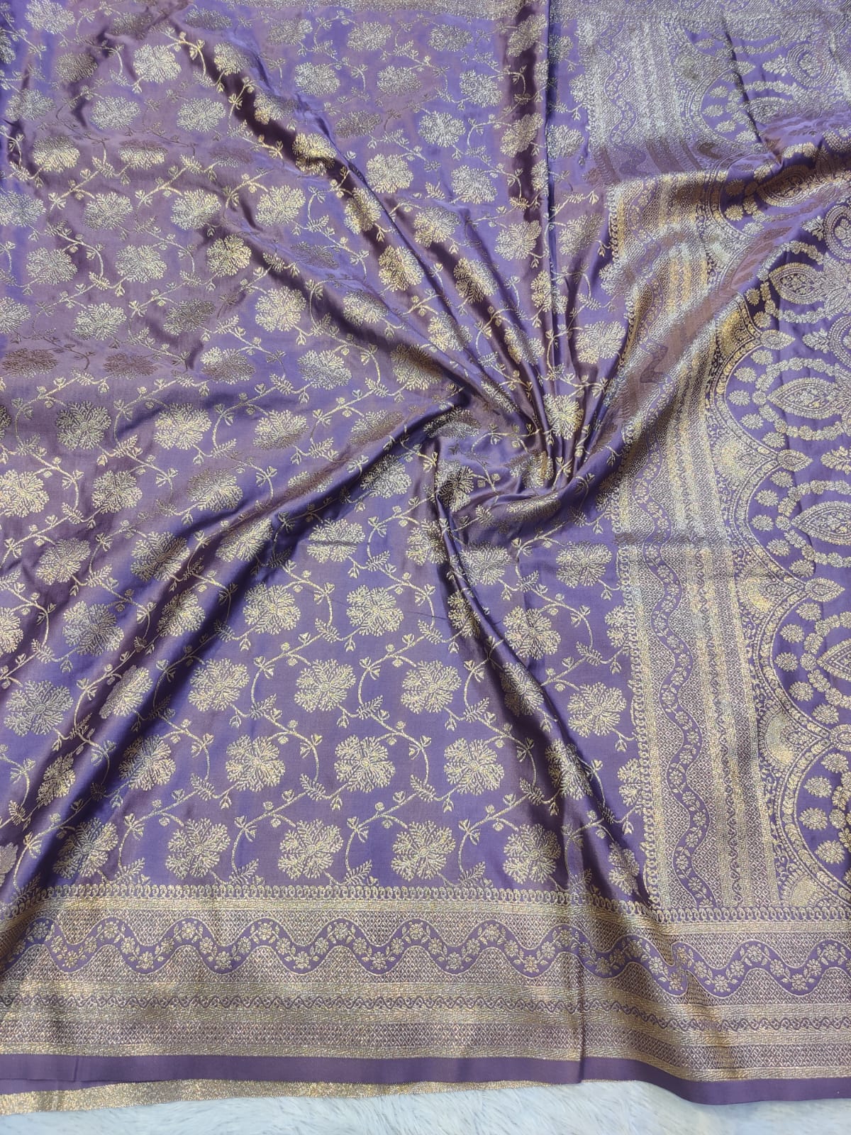 Banarasi Mix Katan Silk Saree with All-Over Floral Jaal and Scalloped Arch Zari Border