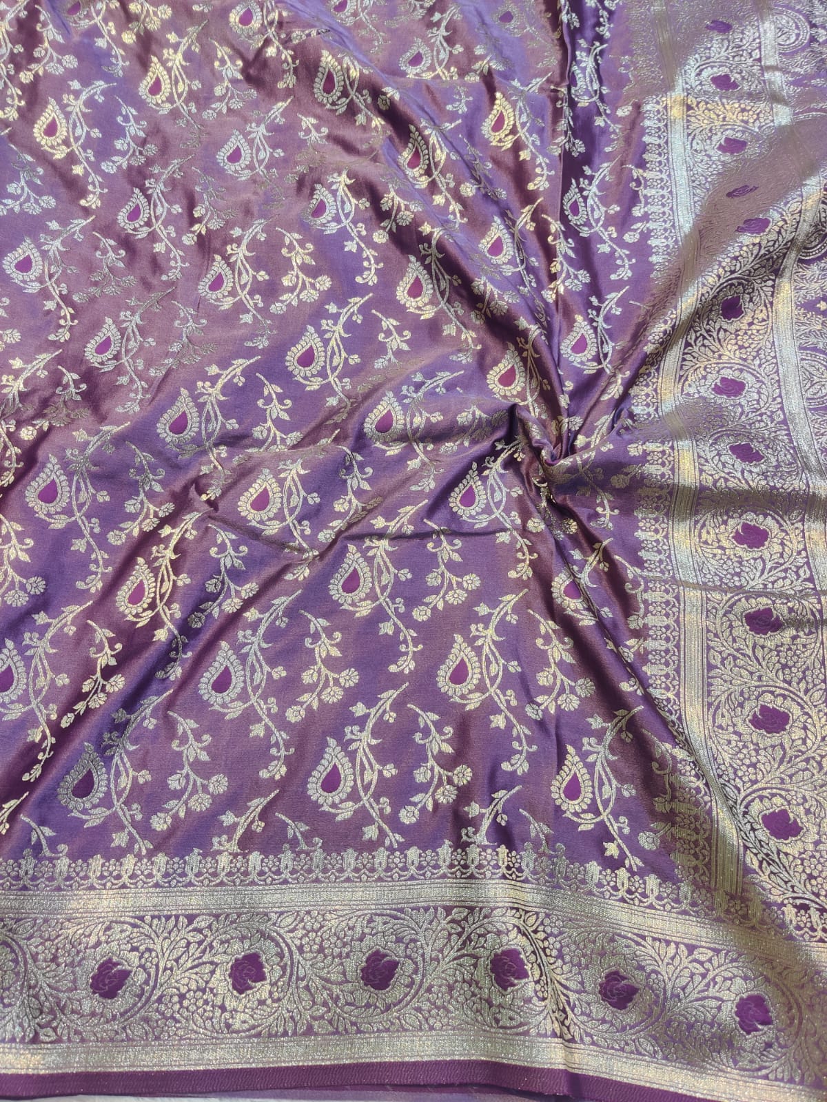 Banarasi Mix Katan Silk Saree with Floral Vine Jaal and Meenakari Rosette Zari Border