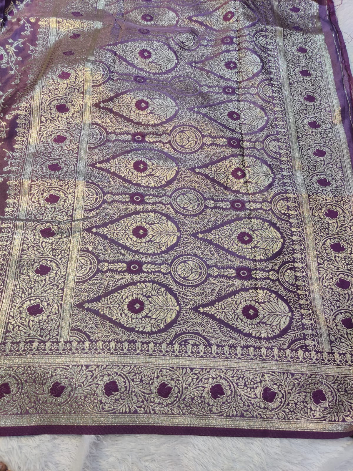 Banarasi Mix Katan Silk Saree with Floral Vine Jaal and Meenakari Rosette Zari Border