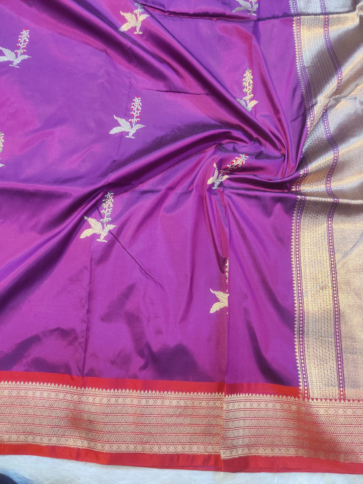 100% Pure Banarasi Katan Silk Saree with Floral Branch Bootis and Contrast Crimson Zari Border