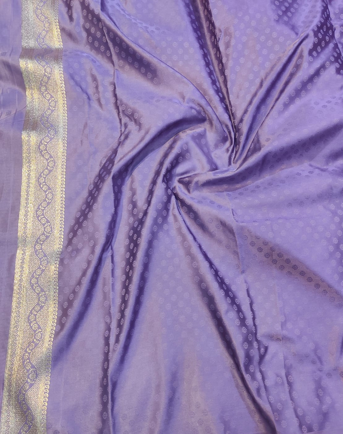 Banarasi Mix Katan Silk Saree with All-Over Floral Jaal and Scalloped Arch Zari Border