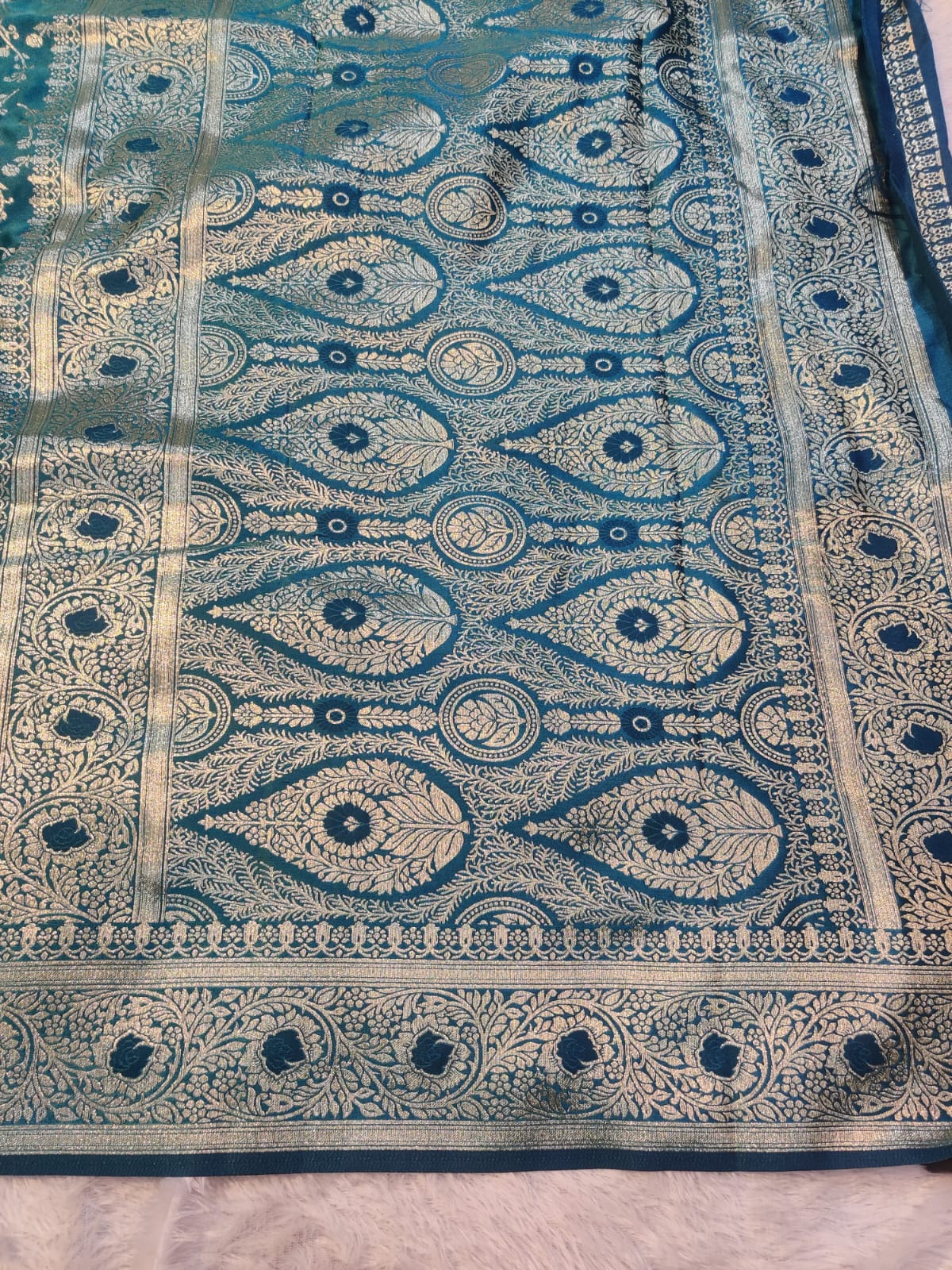 Banarasi Mix Katan Silk Saree with Floral Vine Jaal and Meenakari Rosette Zari Border