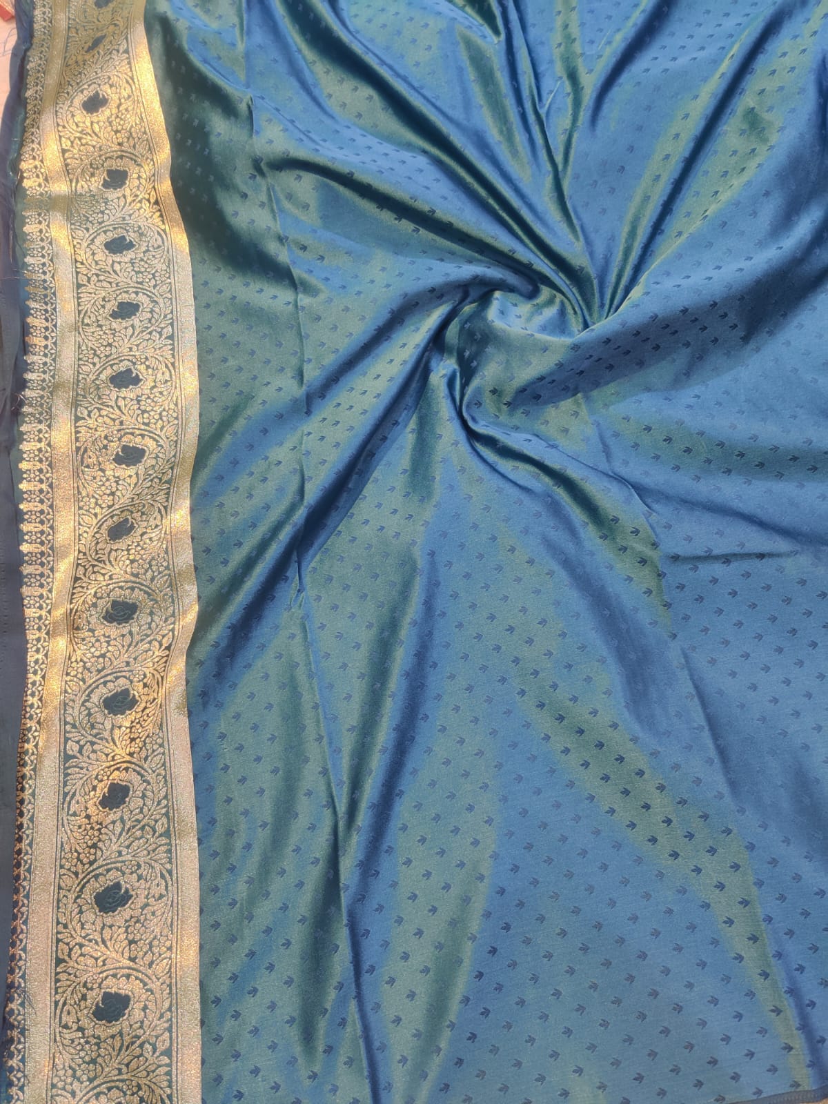Banarasi Mix Katan Silk Saree with Floral Vine Jaal and Meenakari Rosette Zari Border